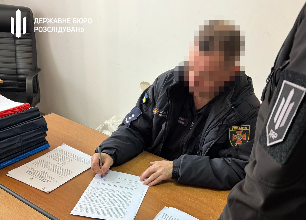 У Покровську посадовець ДСНС нарахував 1,1 млн грн виплат підлеглому, який не працював