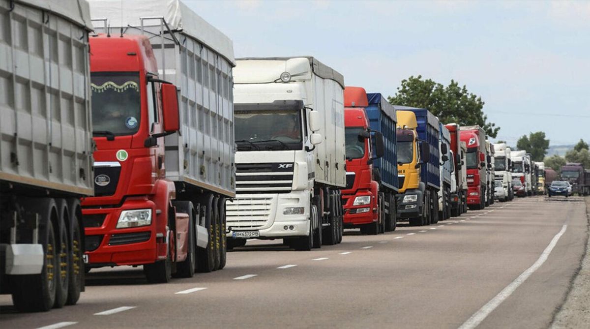 ЛОВА назвала кількість водіїв гуманітарки, які вчасно не повернулись з-за кордону