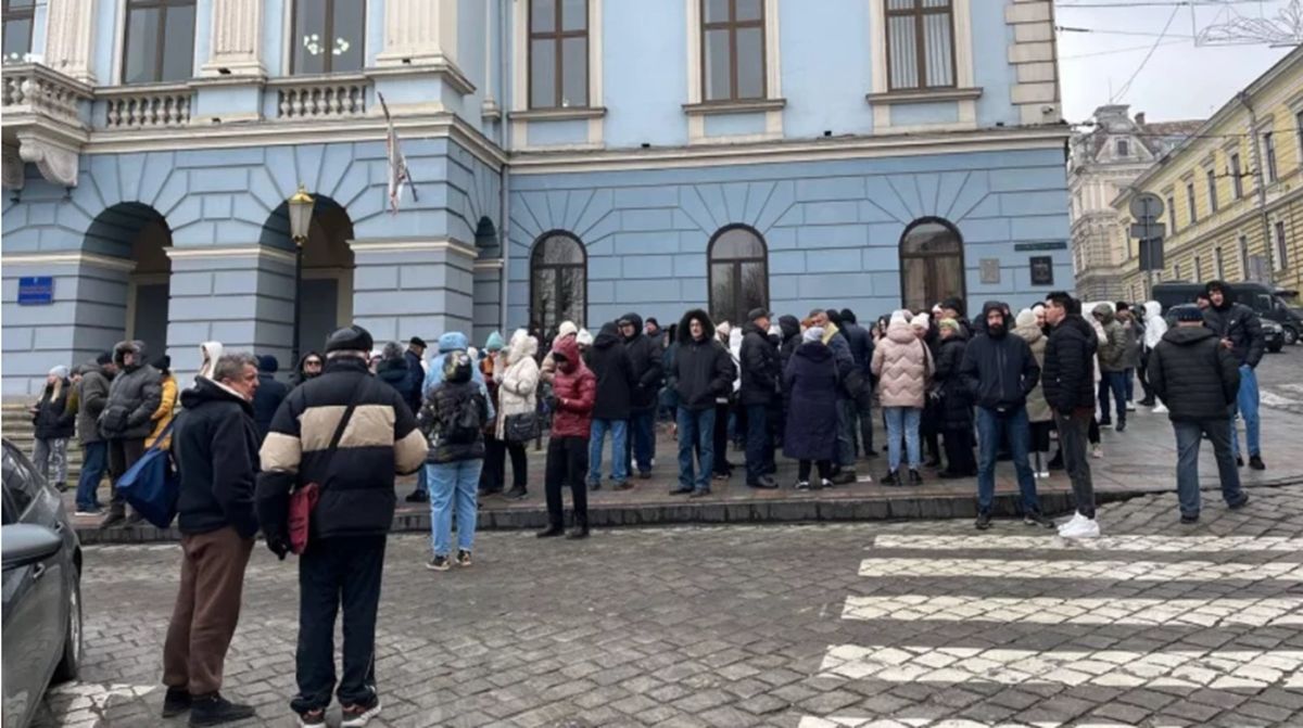 Чернівецька міськрада передала землю під скандальним ЖК фірмі вкладників