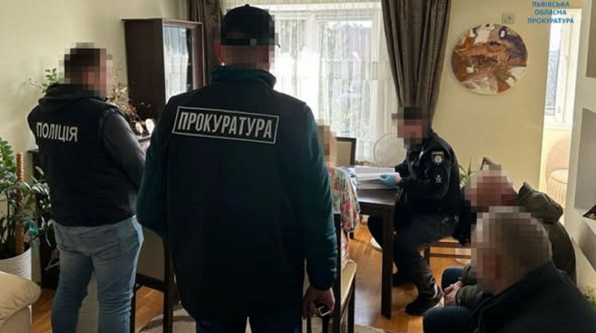 Дві ексчиновниці Дрогобицької РДА отримали підозри за незаконні виплати родичам та знайомим