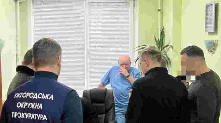 В Ужгороді затримали лікарів, які за хабарі робили ухилянтам довідки для отримання інвалідності 