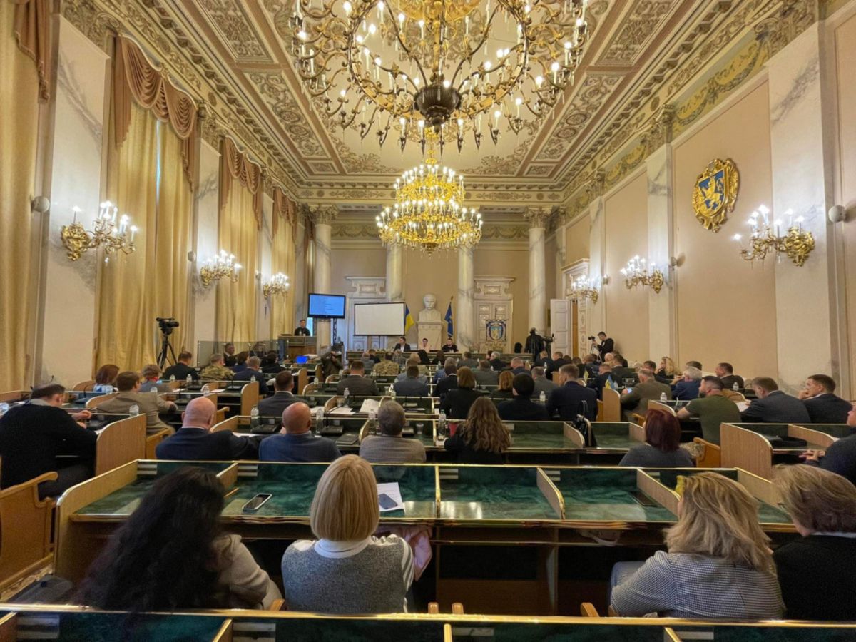 Голова Львівської ОВА повідомив про термінове скликання сесії облради 