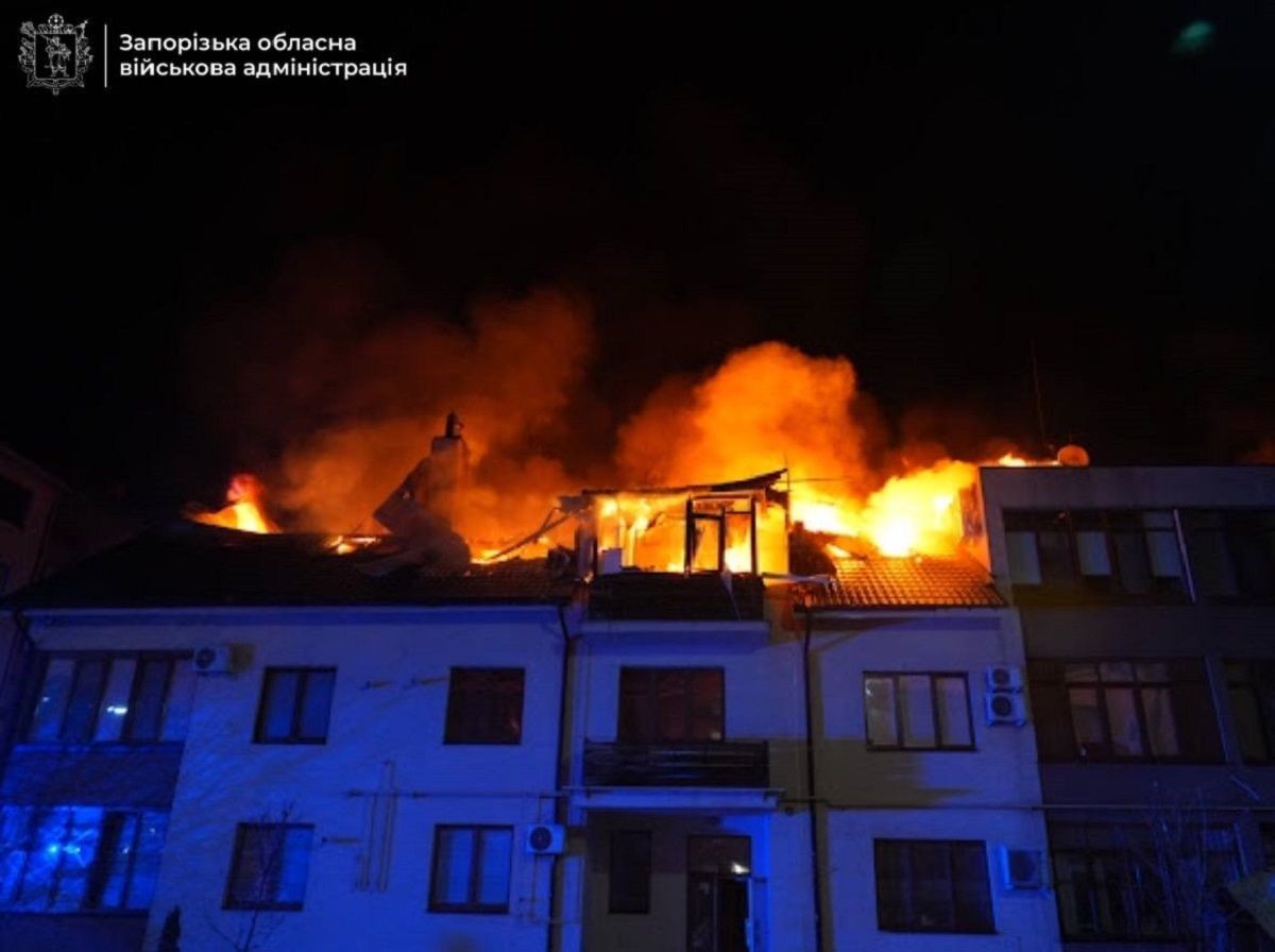 Росіяни вдарили по житловій багатоповерхівці у Запоріжжі
