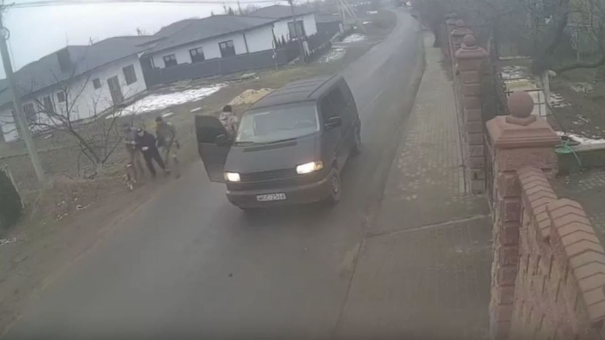 Волинський ТЦК мобілізував затриманого на вулиці собачника в кінологічний підрозділ