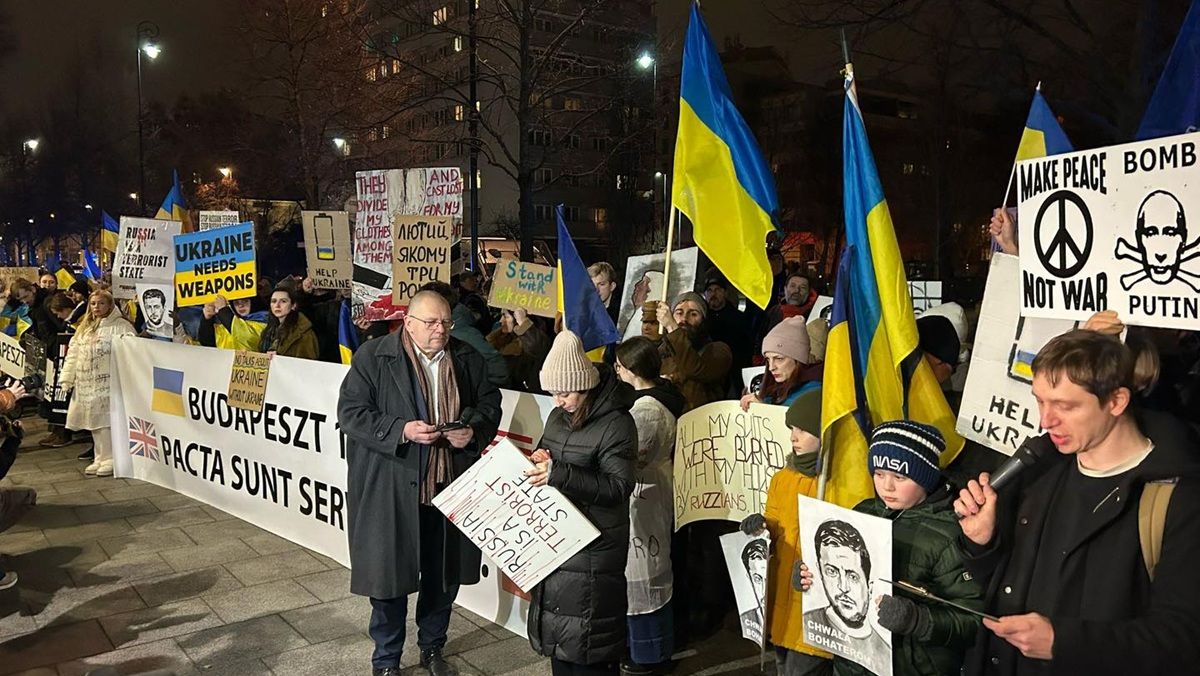 Українська громада у Варшаві пікетувала посольство США