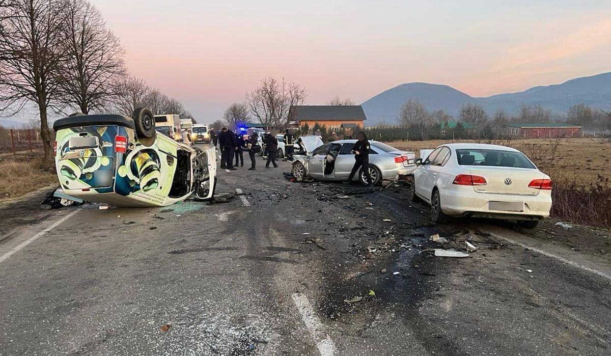 У потрійній ДТП на Закарпатті загинув посадовець ДСНС