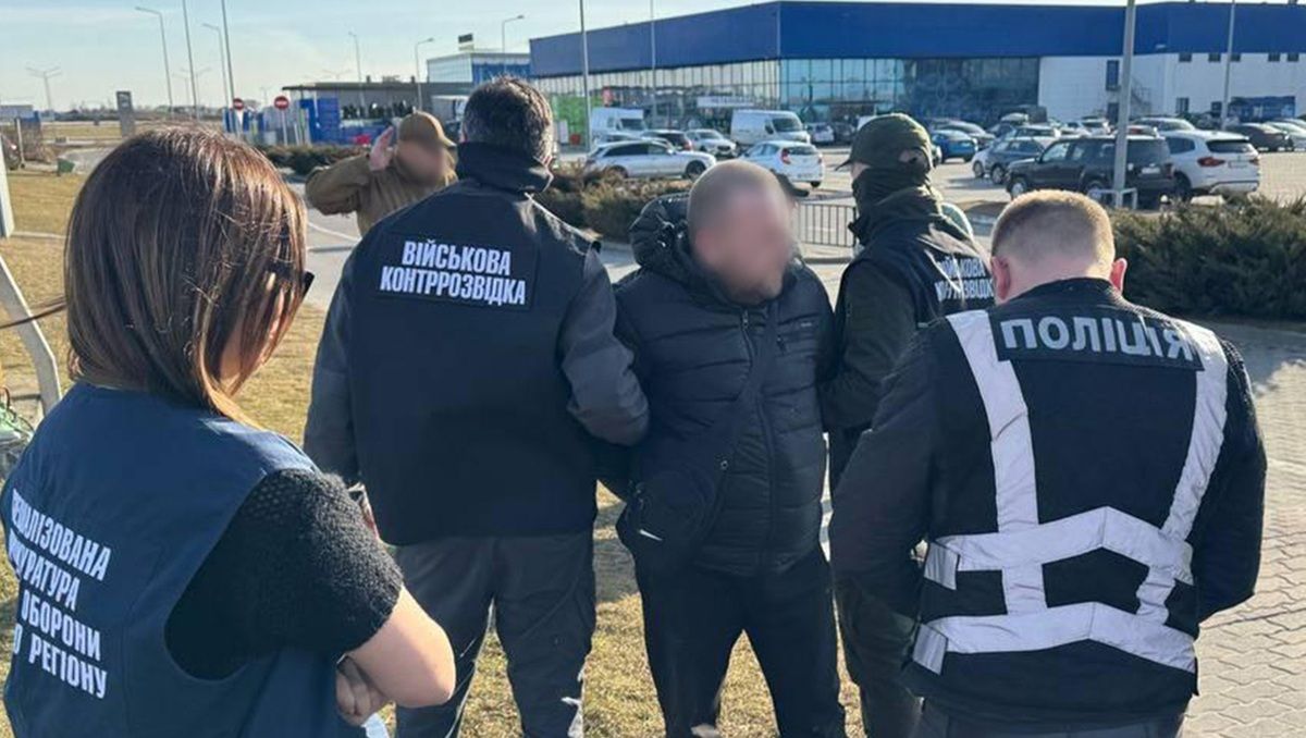 Львів’янин за 11,5 тис. доларів обіцяв перевести військового у тиловий підрозділ
