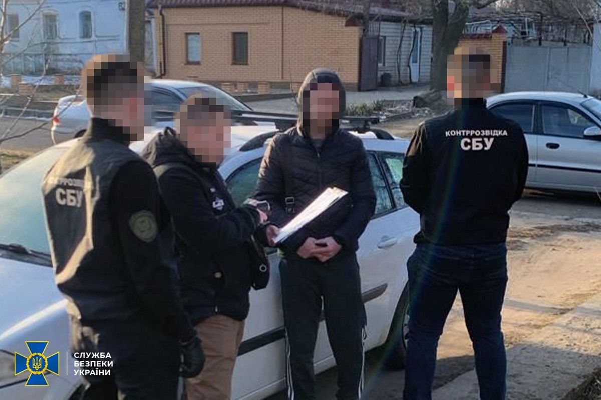 У Миколаєві затримали коригувальників, які працювали на блогера-зрадника «Лохматого»