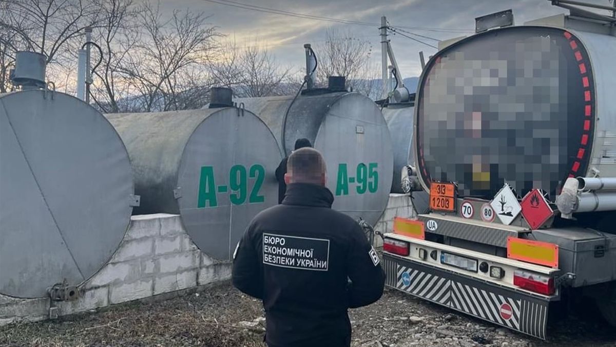 На Закарпатті на нелегальній АЗС вилучили понад 5 тис. літрів пального