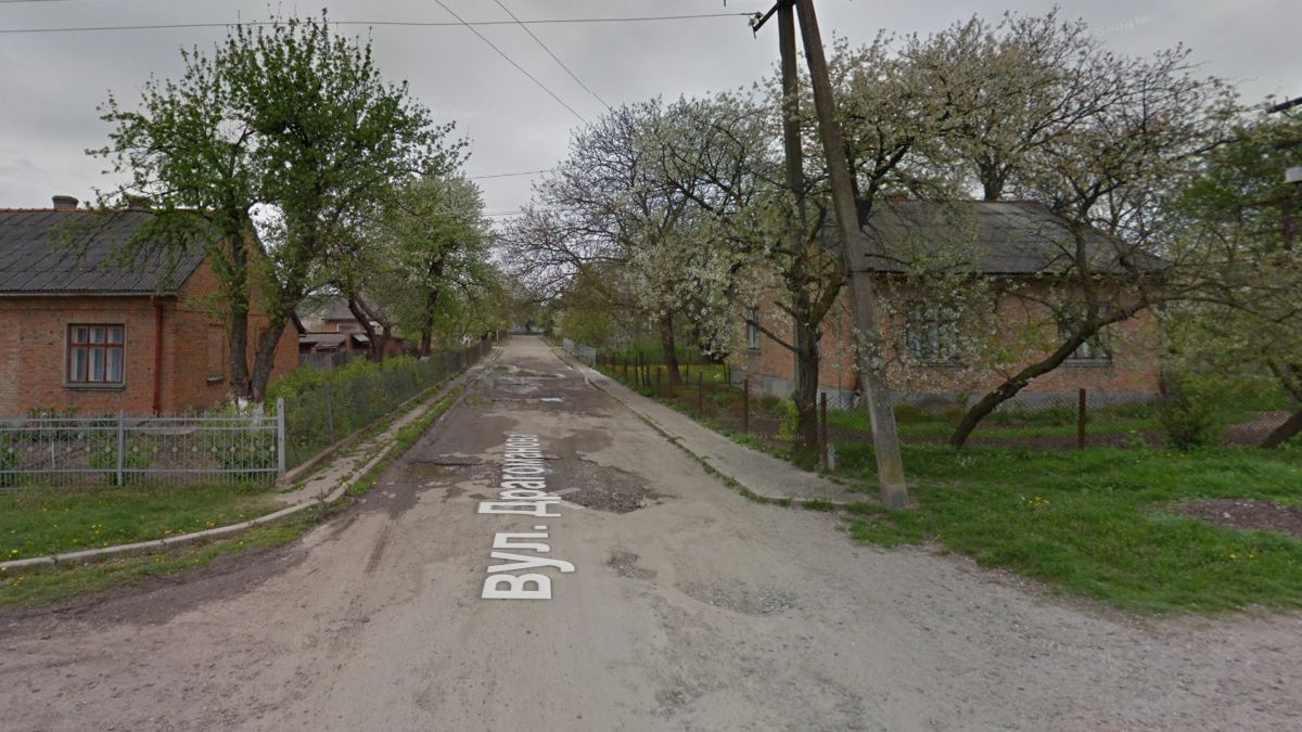 У Сокалі водій Toyota Corolla розбився на смерть, вʼїхавши у дерево