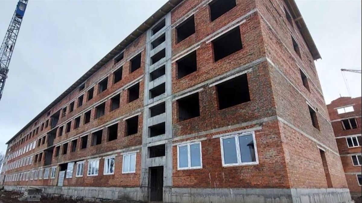 На Закарпатті під час будівництва військового гуртожитку переплатили 6 млн грн
