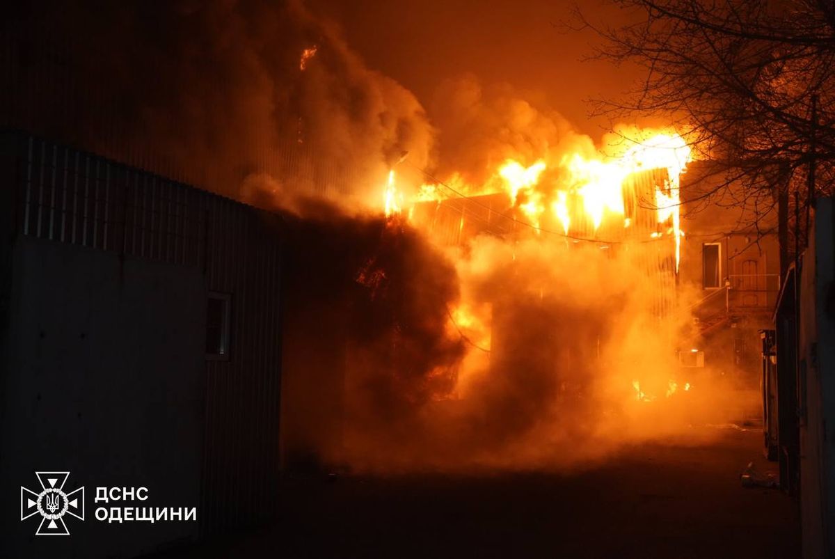 Росіяни вночі атакували Україну балістичною ракетою та понад 120 дронами