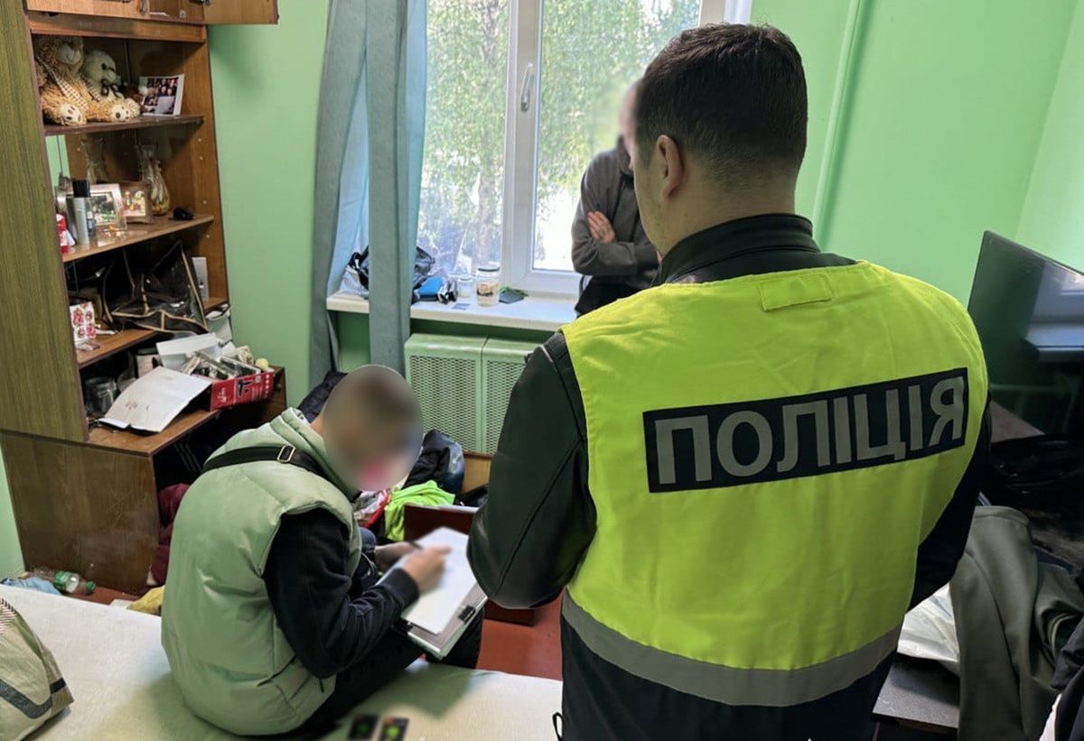 На Буковині правоохоронці ліквідували масштабну шахрайську схему виманювання грошей