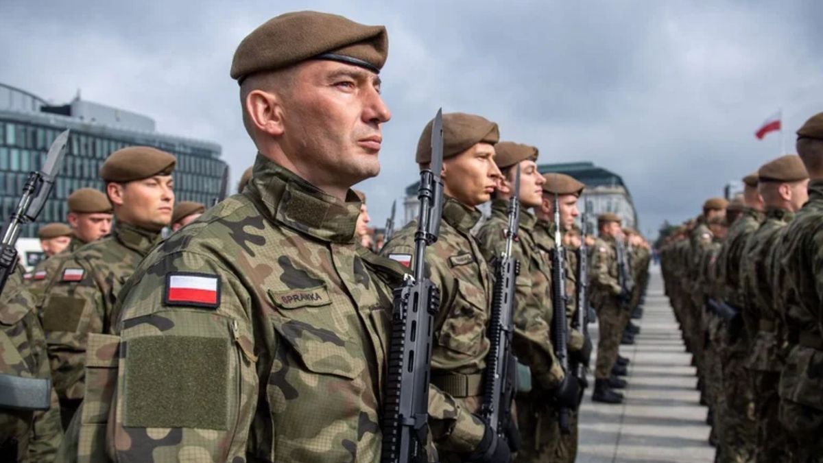 Польща планує збільшувати кількість добровольців для армії на 100 тисяч щороку