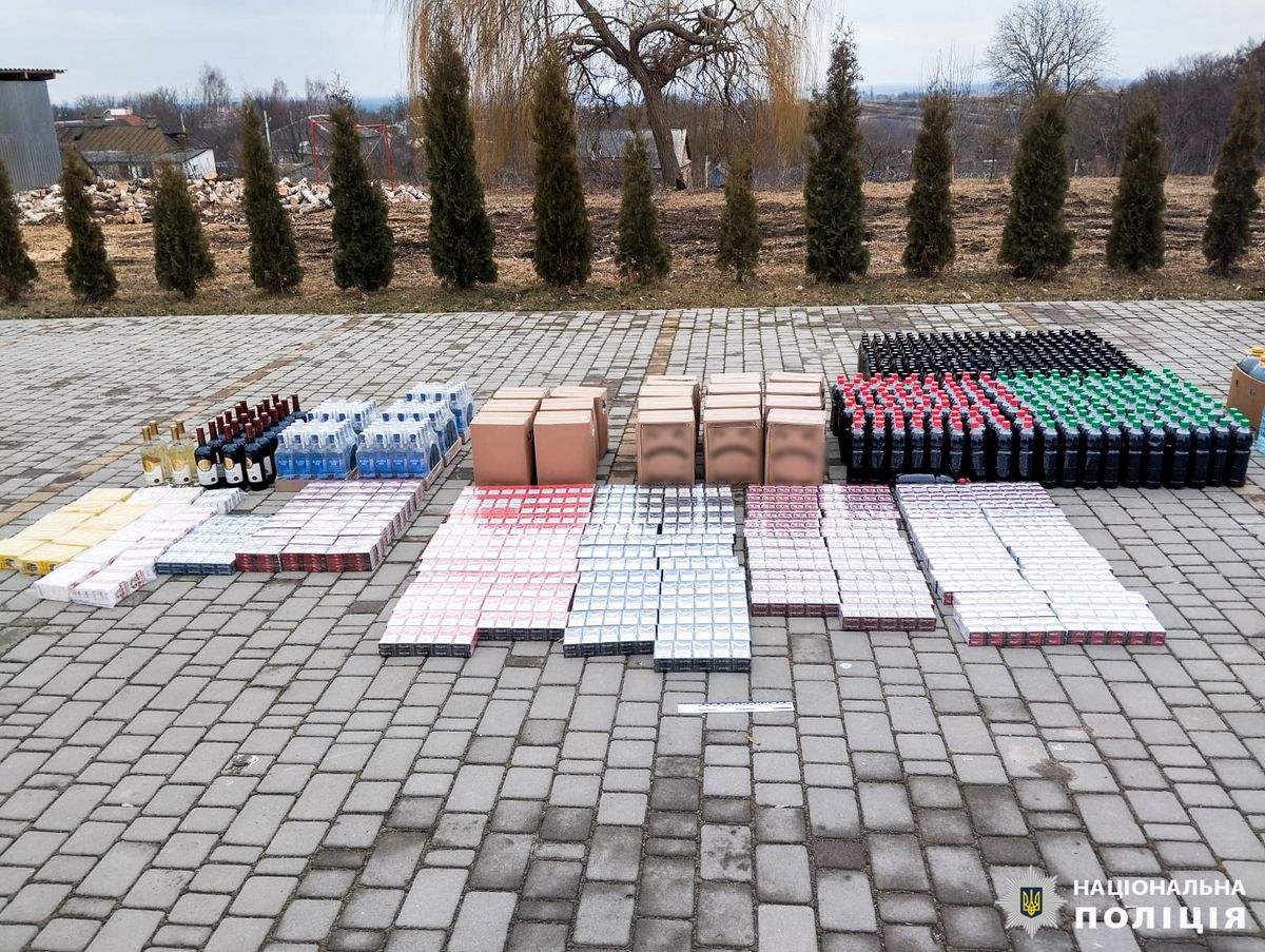 У чотирьох жителів Рівненщини вилучили фальсифіковані алкоголь та сигарети на 1 млн грн