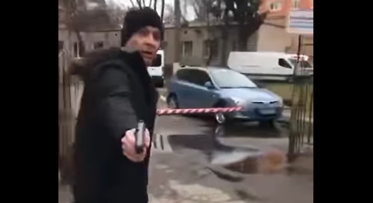 На Волині чоловік втікав від працівників ТЦК, погрожуючи пістолетом