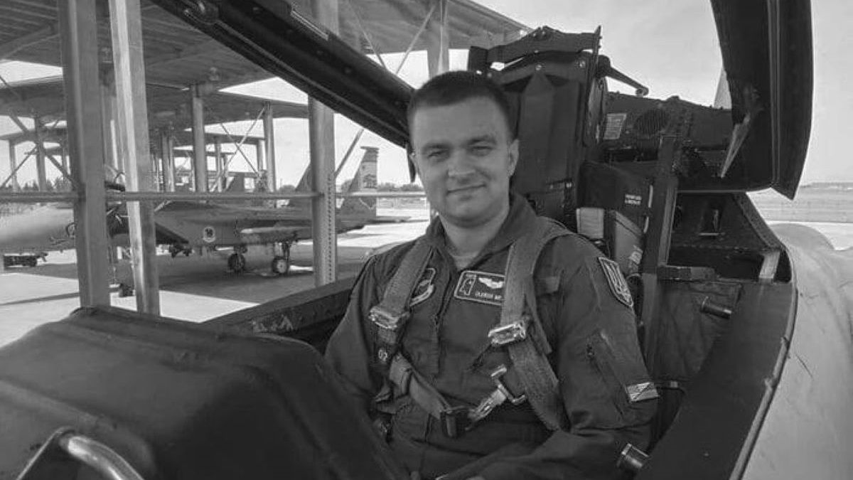 Загиблому у катастрофі F-16 пілоту Олексію Месю присвоїли звання Героя України