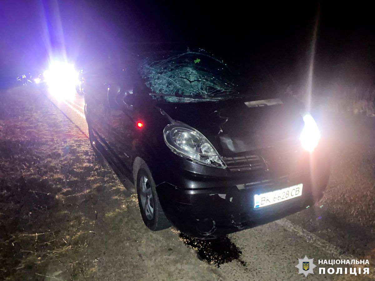 На Рівненщині водій мінівена Nissan збив на смерть 48-річного пішохода