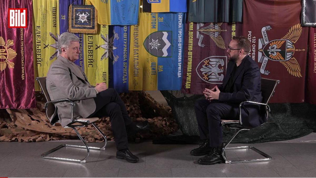Порошенко заявив, що Силам оборони треба відмовитись від наступальних операцій