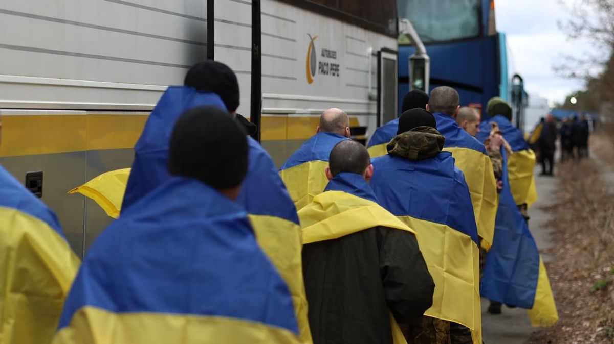 На Тернопільщину із російського полону повернулись 11 захисників