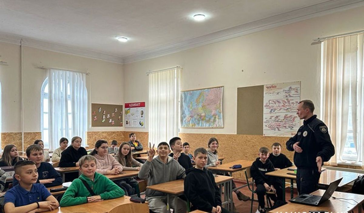 Шестикласник з Тернопільщини здав поліції агентів ФСБ, які його вербували для підпалів 