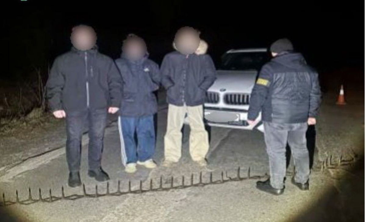 Працівник сервісного центру МВС Буковини переправляв ухилянтів під виглядом понятих