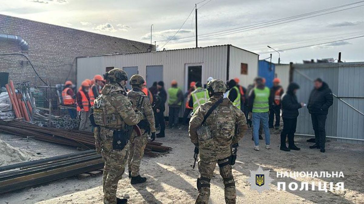 На Київщині у трудовому рабстві утримували понад 30 людей