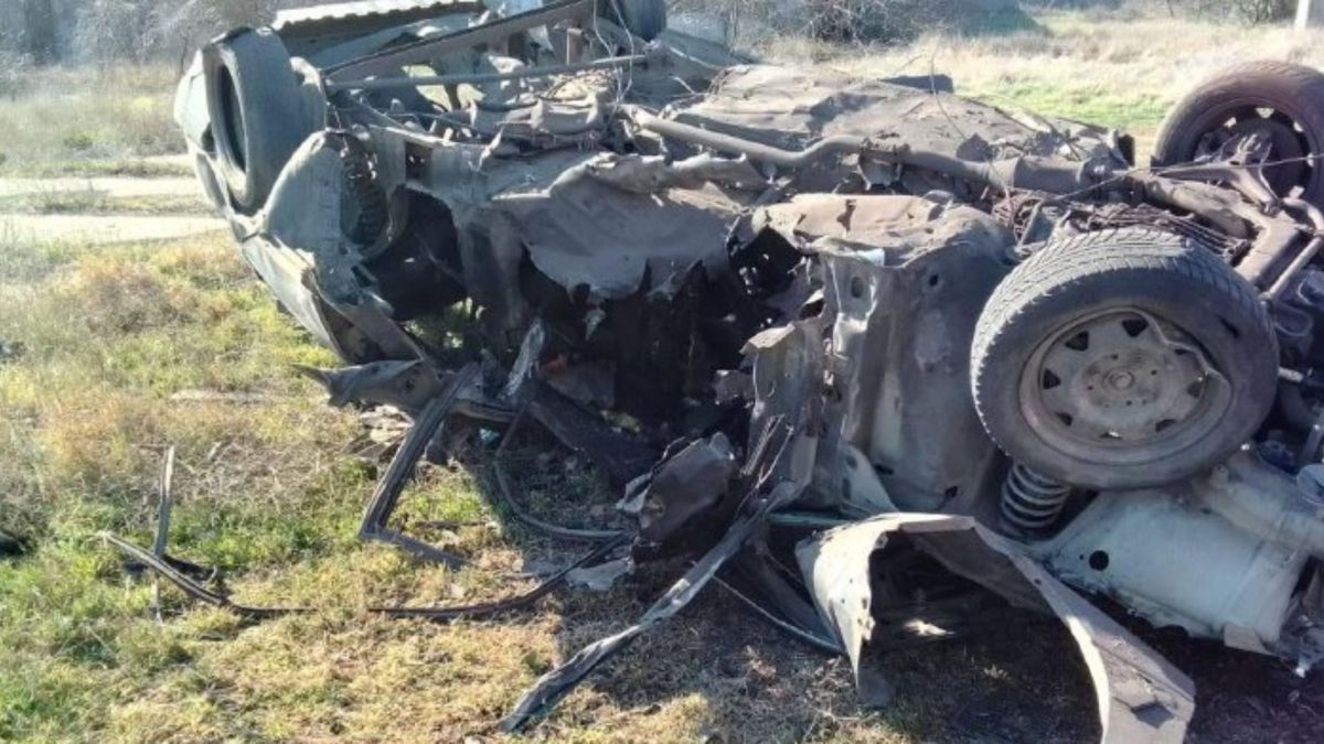 У тимчасово окупованому Скадовську підірвали авто з двома російськими офіцерами