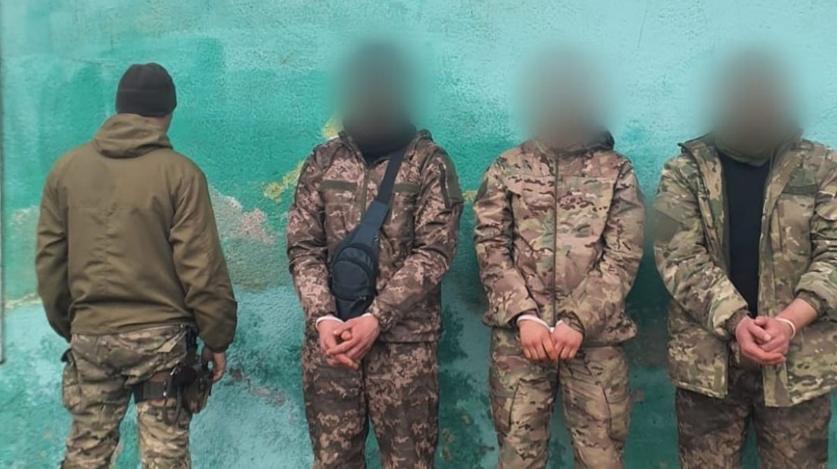 У горах Закарпаття затримали замаскованих під прикордонників ухилянтів