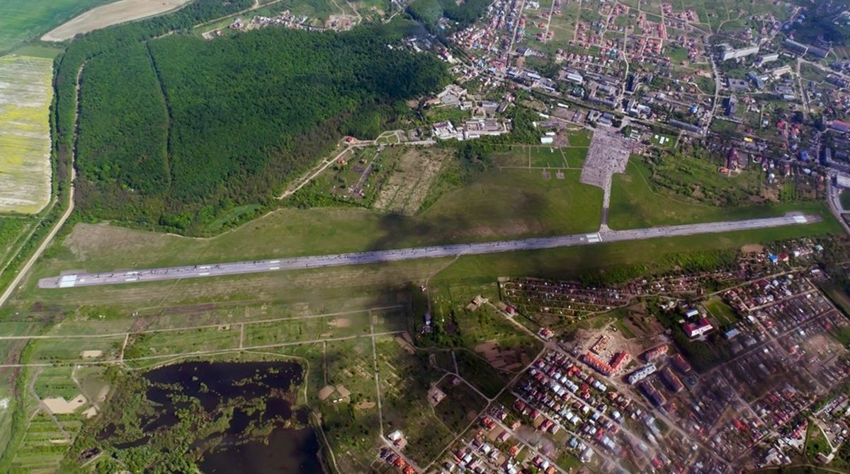 Під час ремонту смуги аеродрому «Ужгород» розікрали майже 4 млн грн
