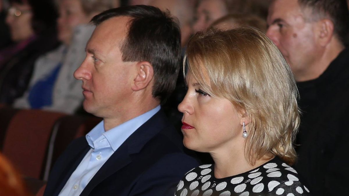 Міський голова Ужгорода Богдан Андріїв не вказав у декларації доходи дружини