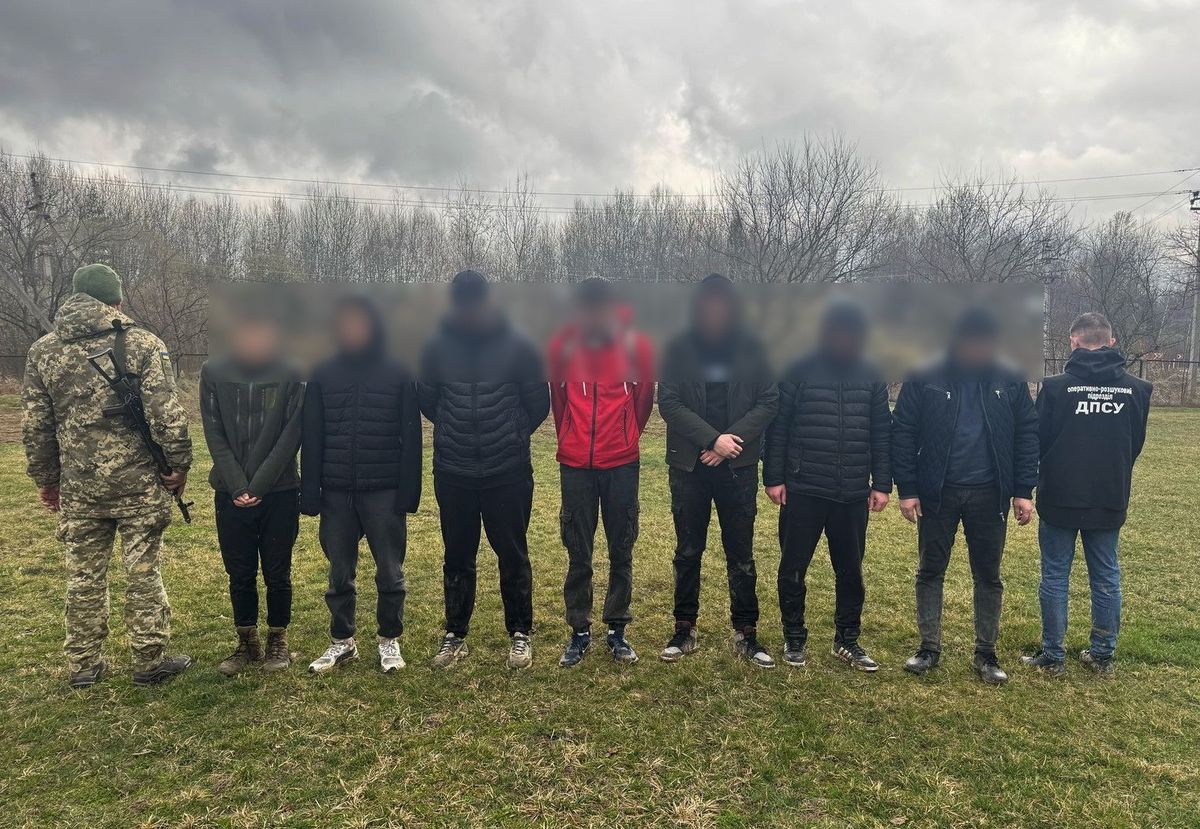 В горах Буковини затримали шістьох ухилянтів з неповнолітнім провідником