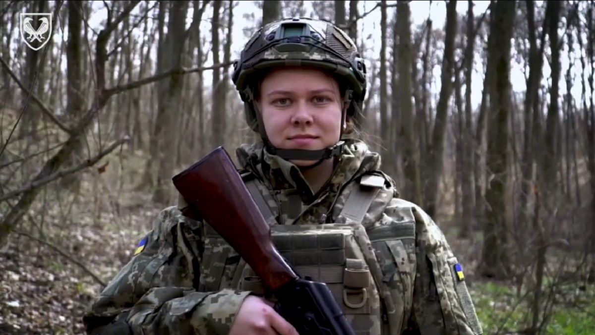 Перша дівчина уклала контракт «18-24» зі Збройними силами України
