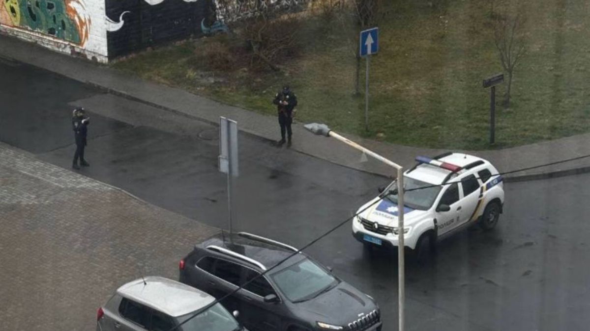 На Сихові у Львові затримали двох людей з вибухівкою