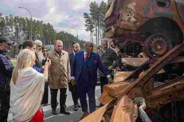 Духовний радник Дональда Трампа заявив про потребу ЗСУ у зброї, а не в грошах