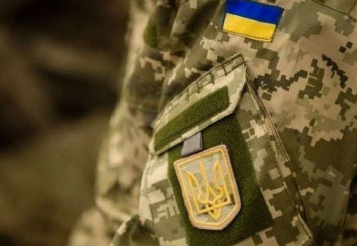 ДБР викрило схему переведення військових на тилові посади