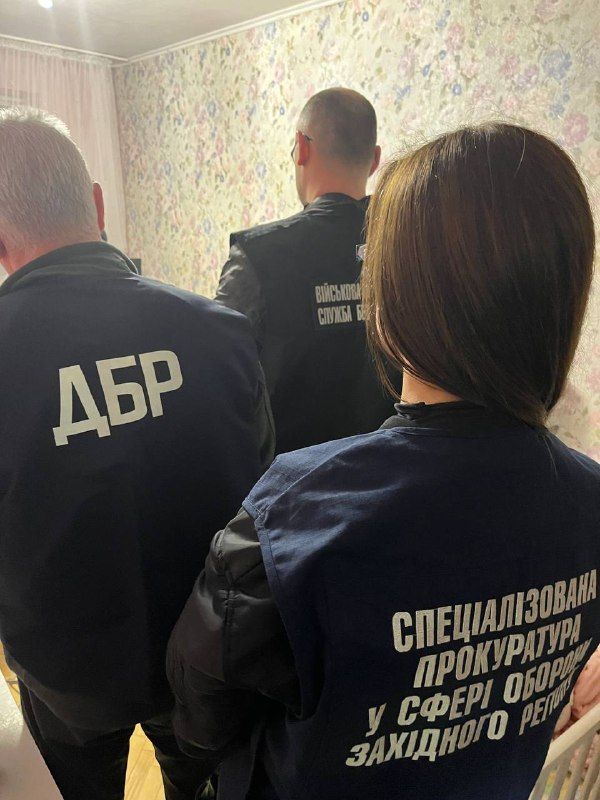 Правоохоронці затримали двох військових на вулиці Василя Симоненка у Львові