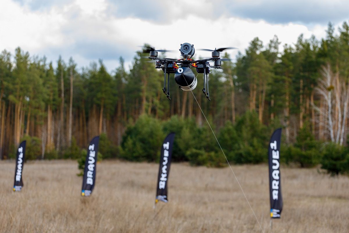 В Україні вперше випробували оптоволоконні FPV-дрони з дальністю понад 20 км