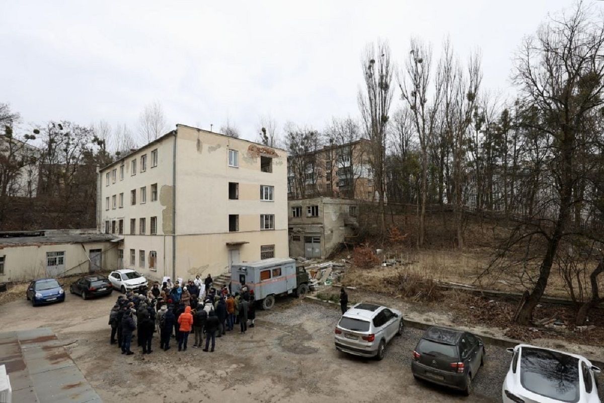 Суд арештував ділянку під скандальним будівництвом на вул. Тютюнників