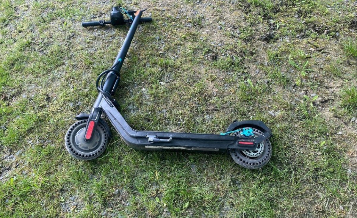 Водій BMW збив двох підлітків на самокаті у селі поблизу Львова
