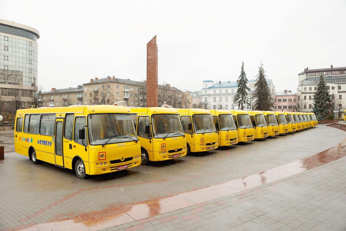 На Прикарпатті куплять 13 автобусів для школярів з особливими освітніми потребами