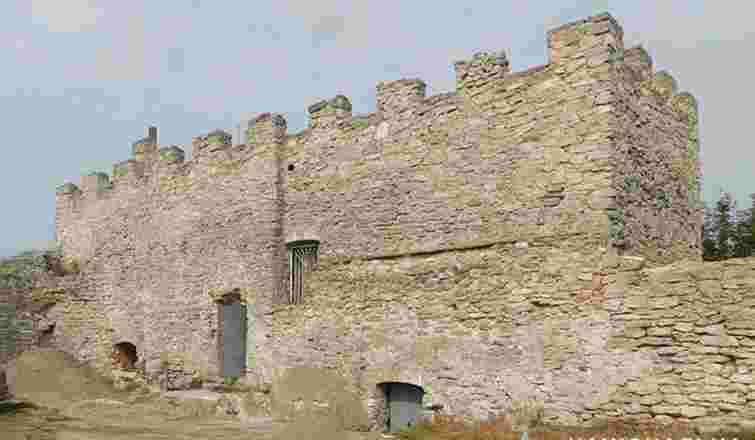 Ексдиректора заповідника у Кременці судитимуть за будівництво бару на руїнах замку