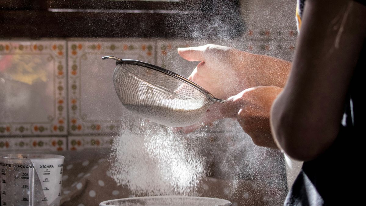 Небезпека на кухні: чи справді борошно може вибухати