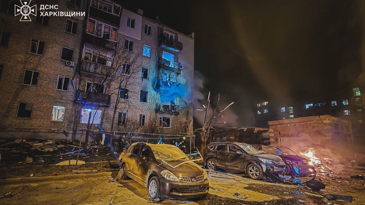 У Харкові внаслідок атаки є загиблі та десятки постраждалих