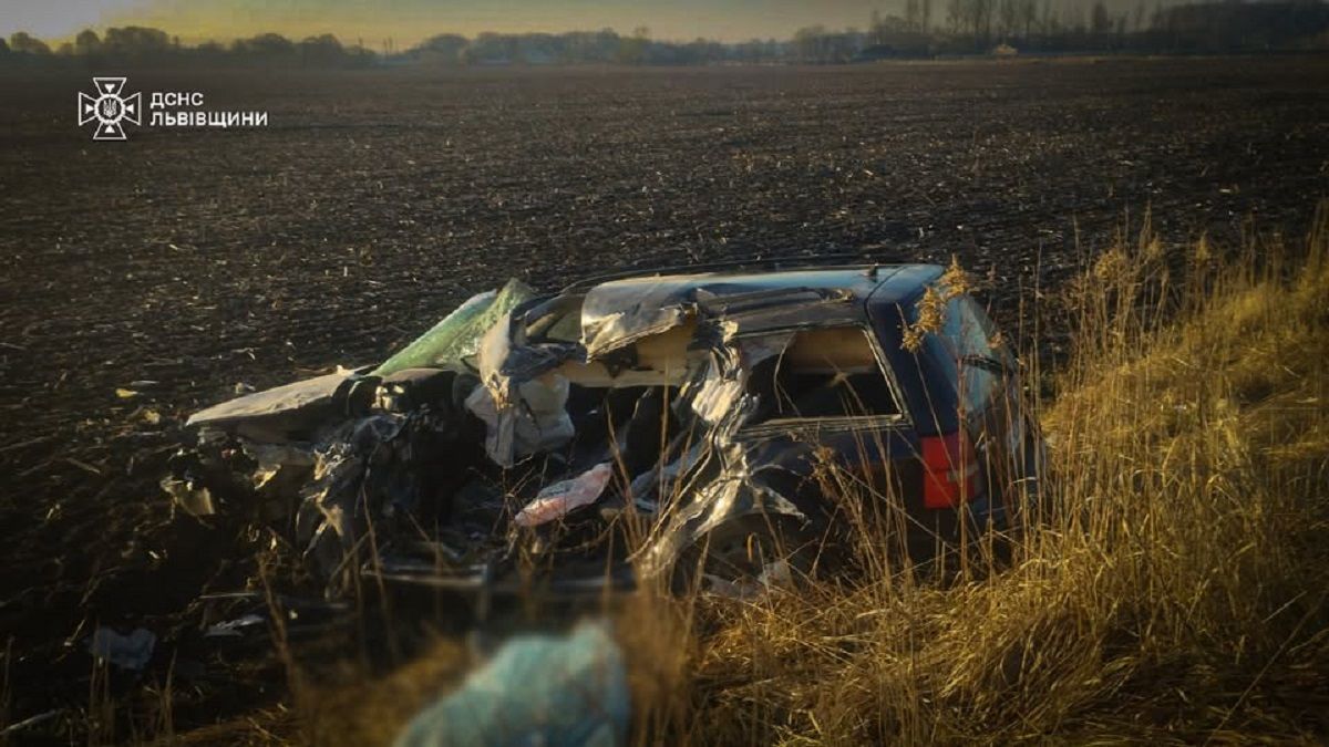 Водій Volkswagen Golf загинув у ДТП з вантажівкою на Львівщині