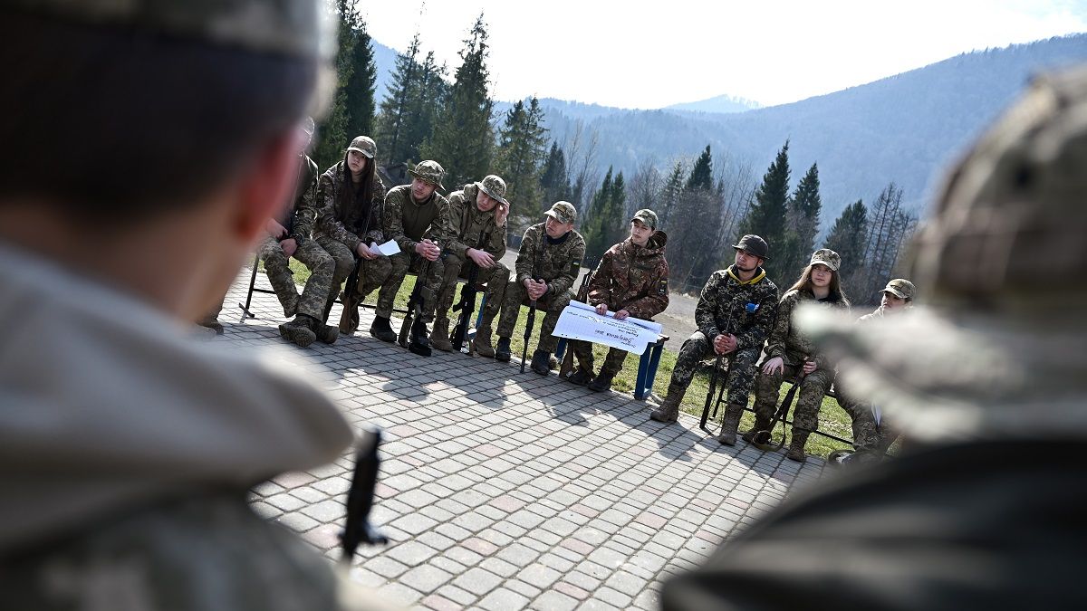Центри національно-патріотичного виховання як альтернатива «Захисту України»: унікальний досвід