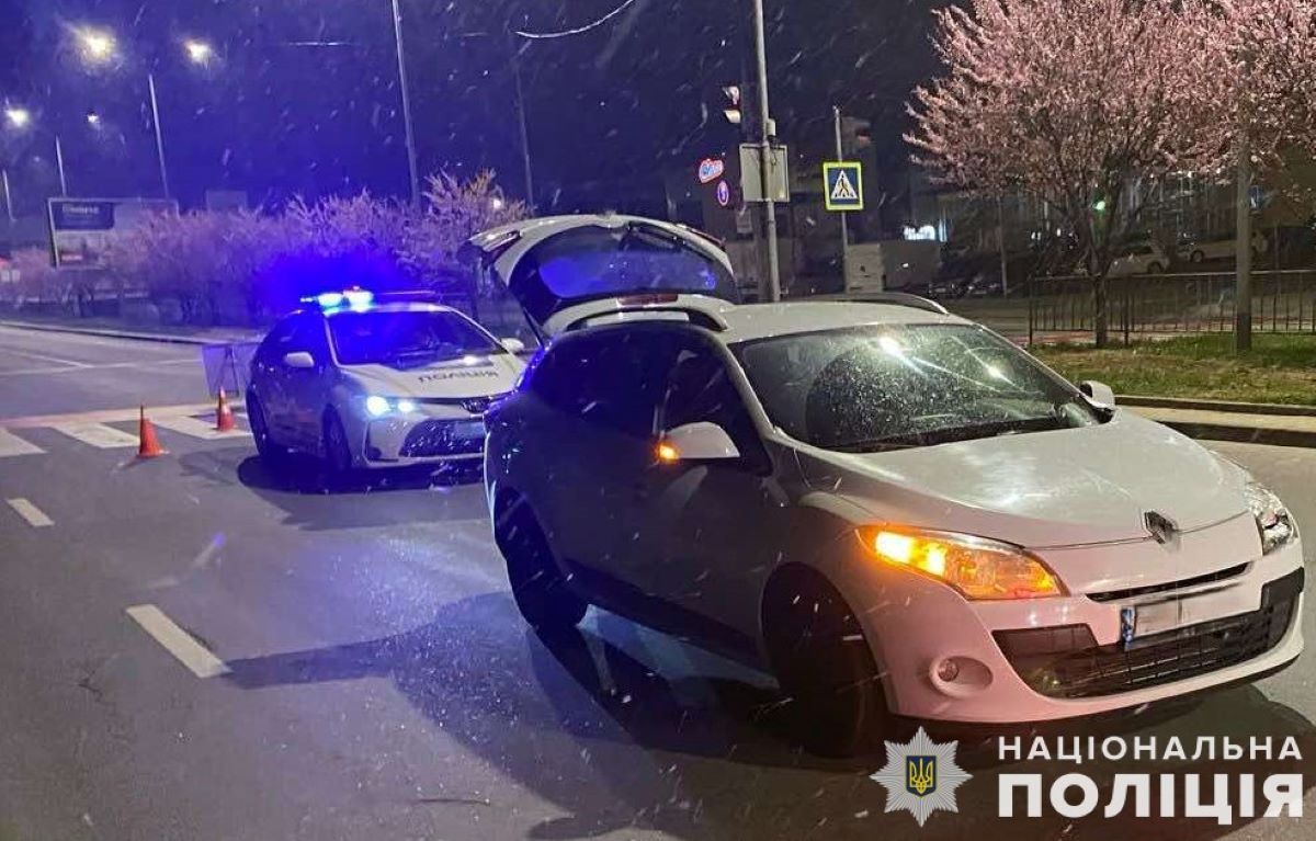 У Львові внаслідок наїзду автомобіля Renault Megan 14-річна пішохідка потрапила в реанімацію