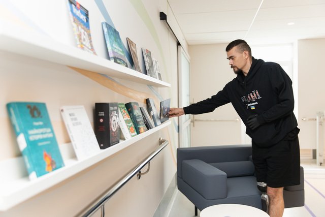 В бібліотеку ретельно підібрали історичну та психологічну літературу