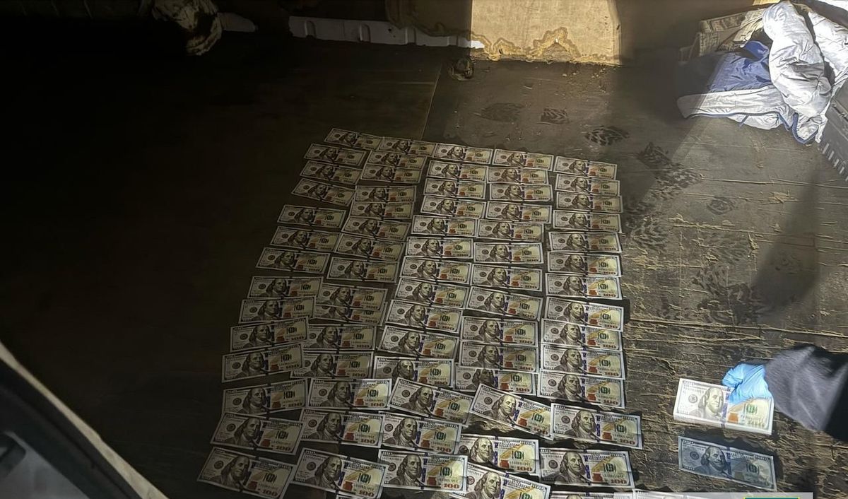 Житель Тернопільщини вимагав 8,2 тис. доларів за документи на оренду ставка в селі 