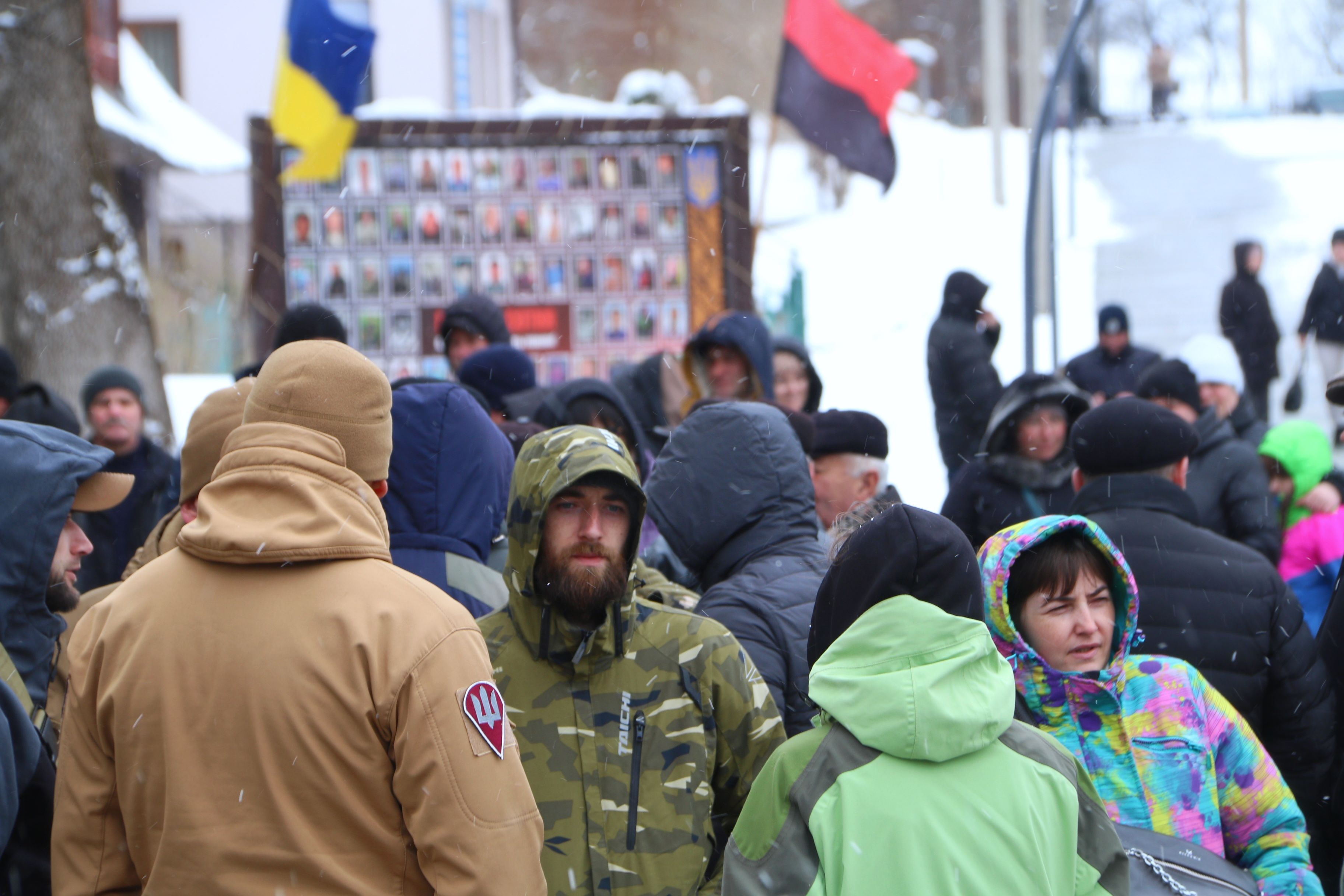 Мешканці Славської ОТГ у визначені терміни мають зібрати підписи. Фото ZAXID.NET